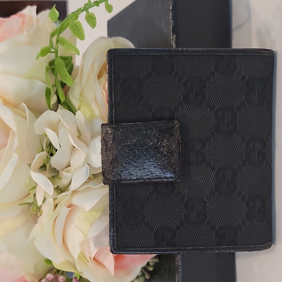 Authentic Gucci short wallet - Picture 2 of 12